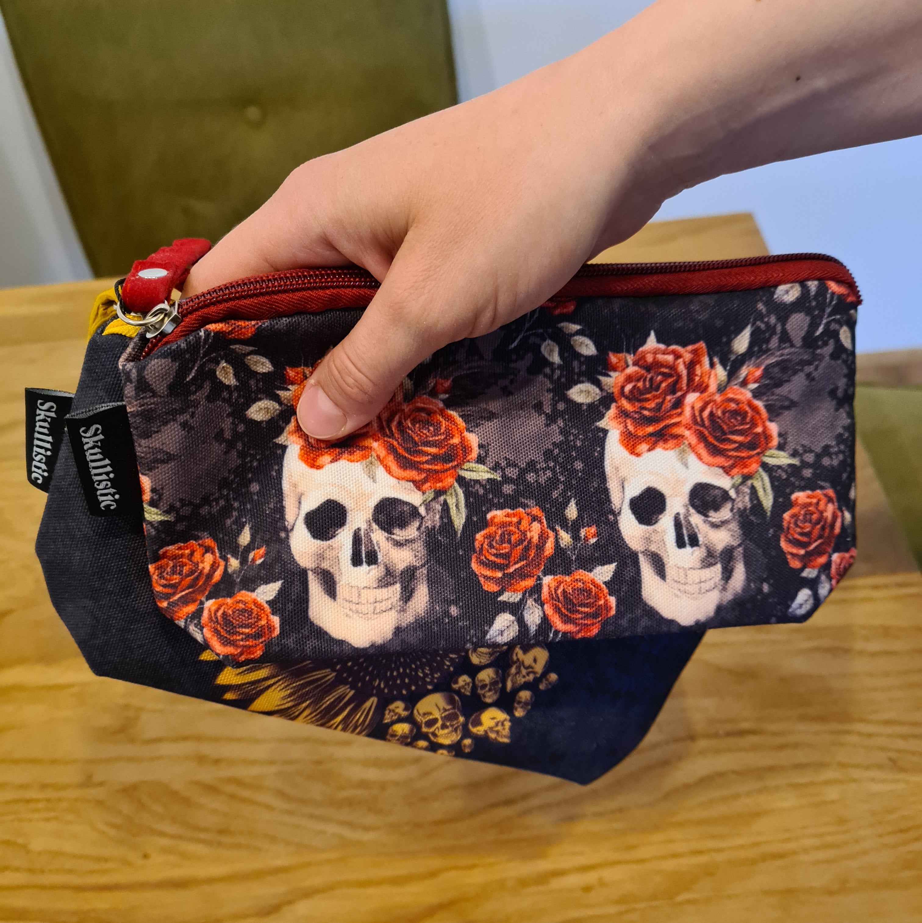 Dark Garden Skull Cosmetic Pouch
