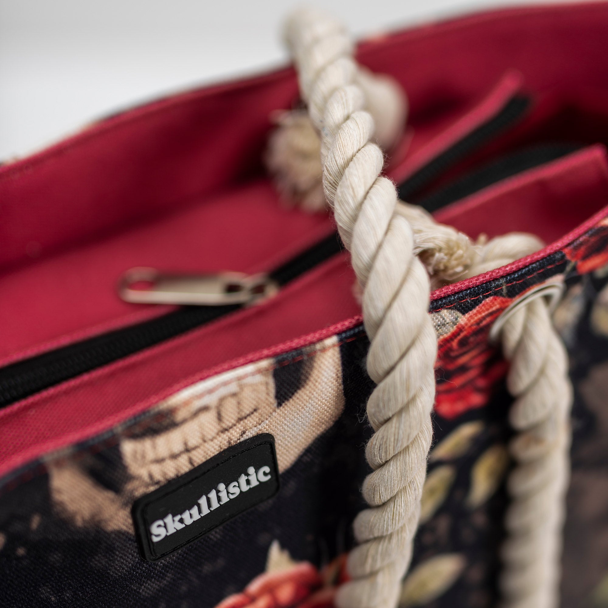 Dark Garden Skulls Shoulder Beach Bag